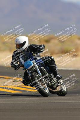 media/Oct-08-2022-SoCal Trackdays (Sat) [[1fc3beec89]]/Turn 16 (125pm)/